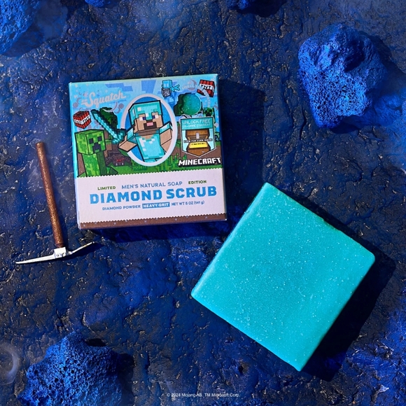 Dr Squatch x Minecraft Limited Edition Diamond Scrub Bar Soap - Picture 2 of 13